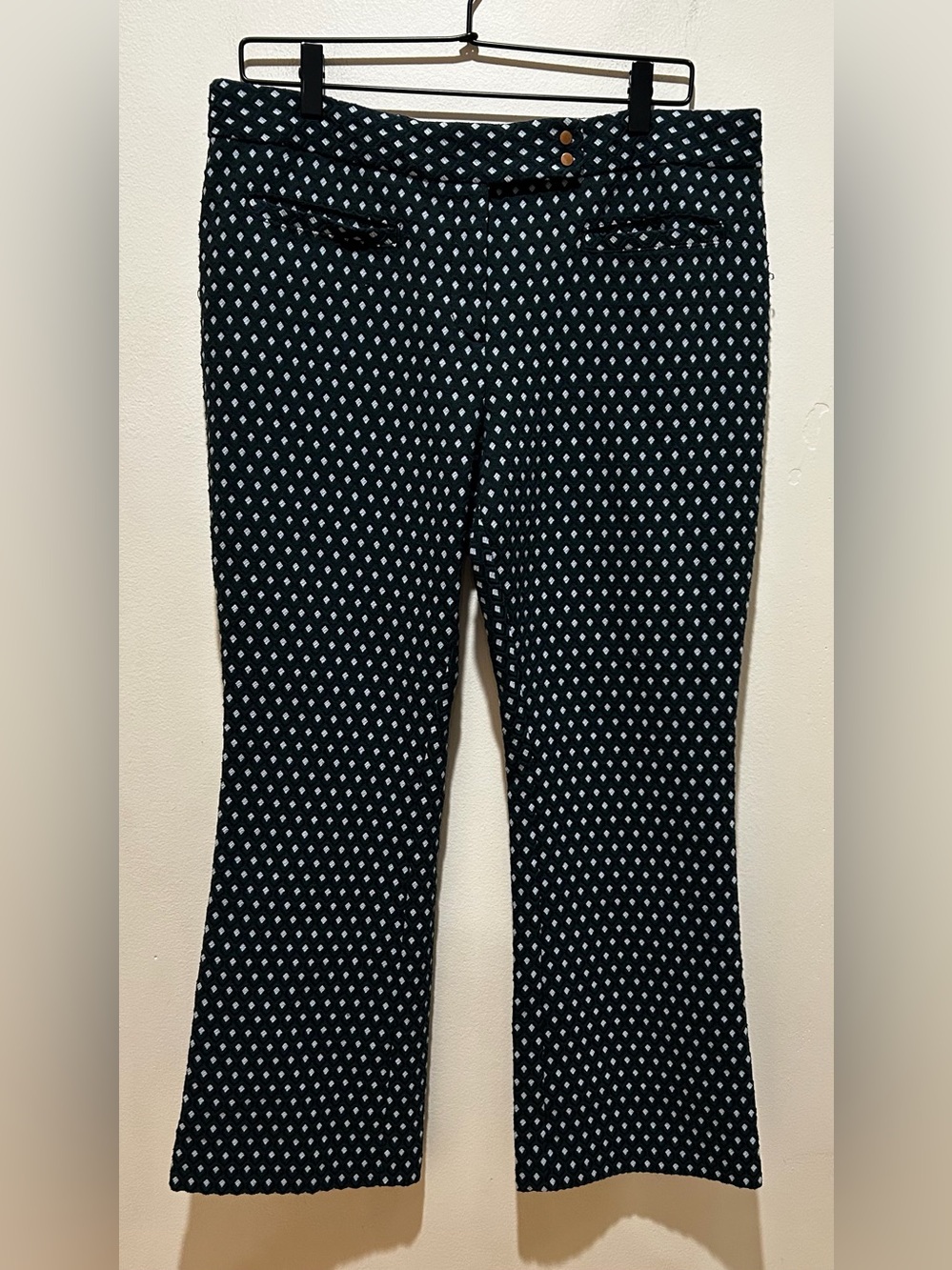 Cartonnier by Anthropologie Charlie Crop Flare Green Textured Diamond Pants - 12